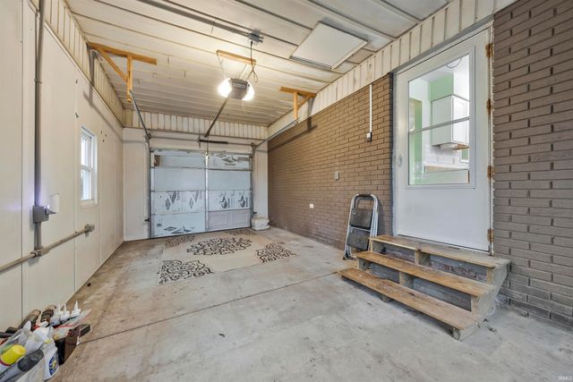 9819 Blake Road, Wadesville, IN 47638