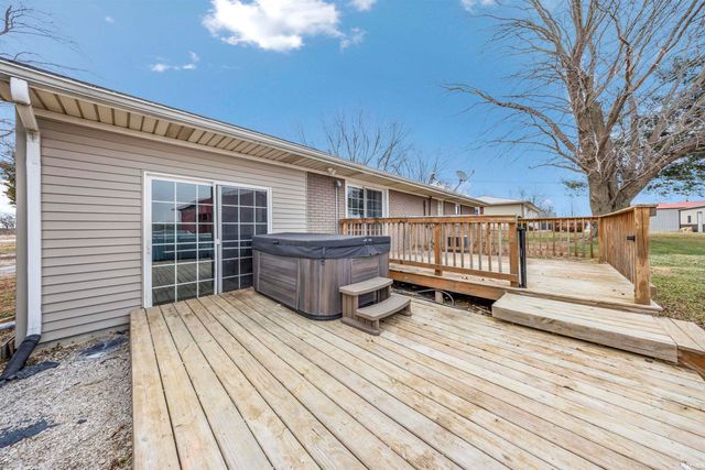 9819 Blake Road, Wadesville, IN 47638