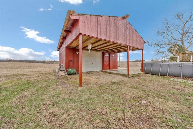 9819 Blake Road, Wadesville, IN 47638