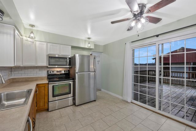 9819 Blake Road, Wadesville, IN 47638