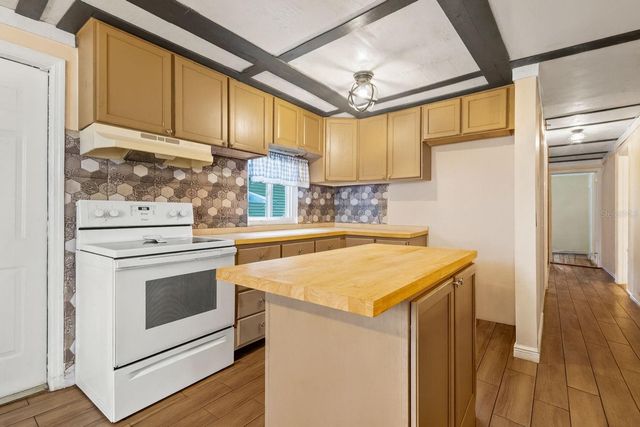 2526 26TH STREET S, St Petersburg, FL 33712