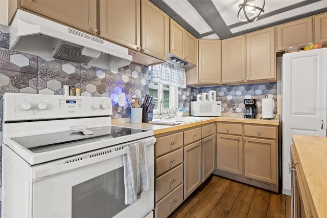 2526 26TH STREET S, St Petersburg, FL 33712