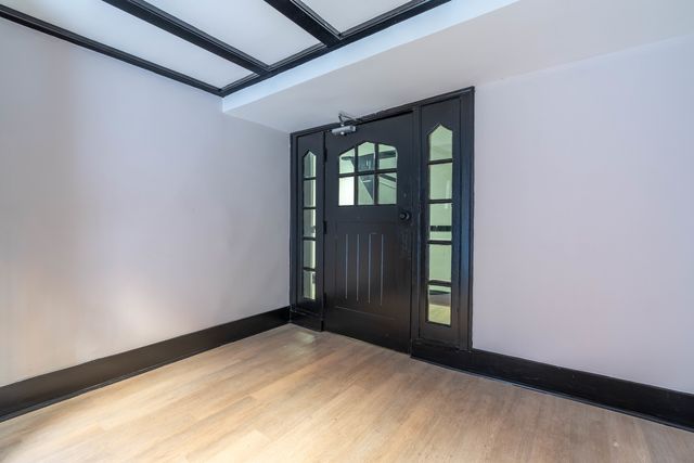 7420 N Damen Avenue 1F, Chicago, IL 60645