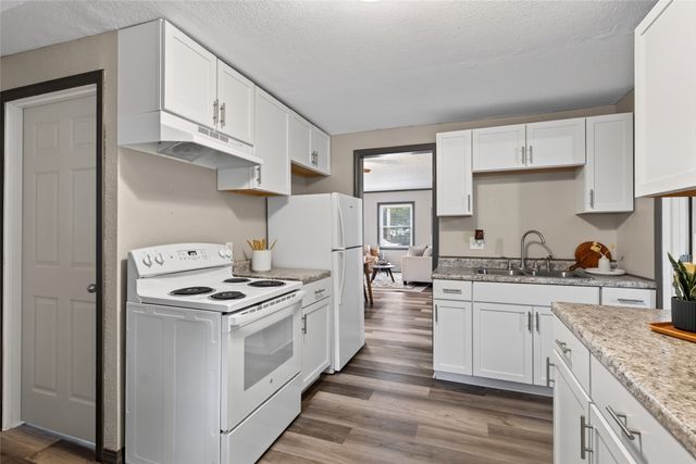 2523 Lyon Street, Des Moines, IA 50317