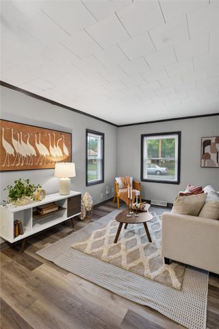 2523 Lyon Street, Des Moines, IA 50317