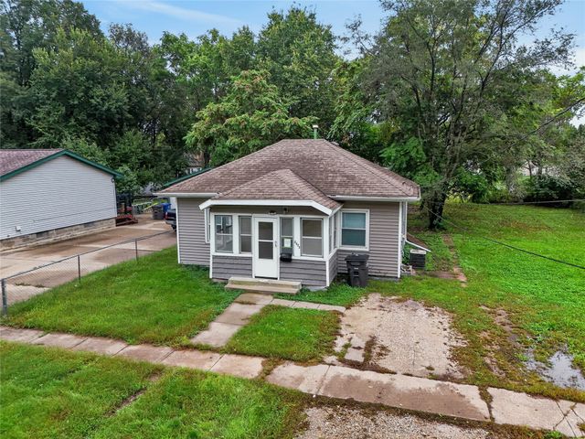 2523 Lyon Street, Des Moines, IA 50317