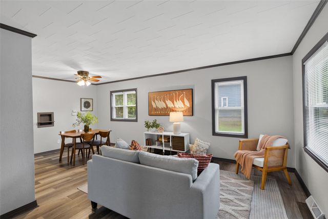 2523 Lyon Street, Des Moines, IA 50317