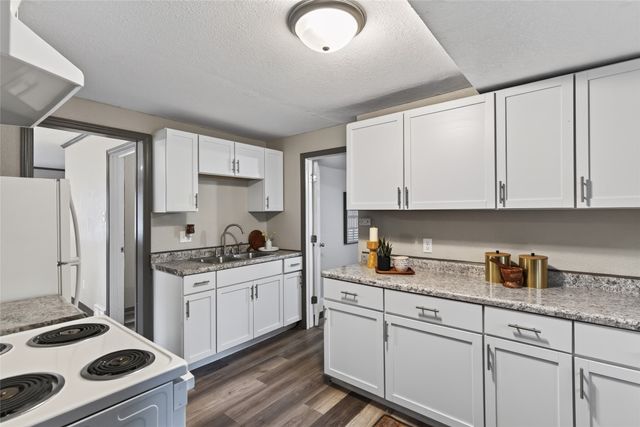2523 Lyon Street, Des Moines, IA 50317