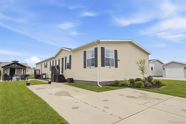 11197 Dogwood Court, Green Oak Township, MI 48178