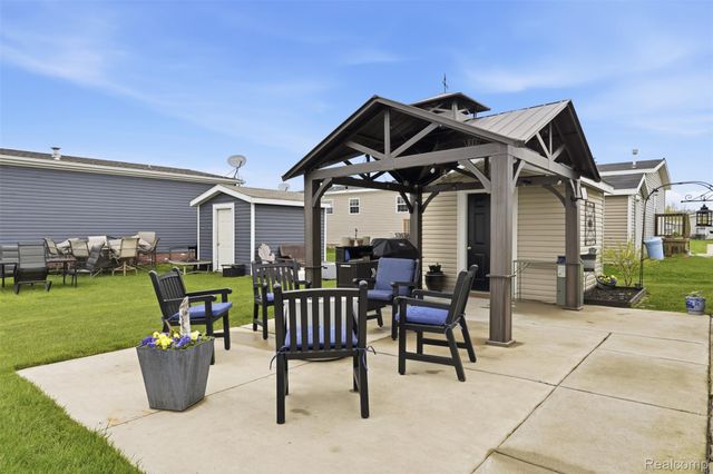 11197 Dogwood Court, Green Oak Township, MI 48178
