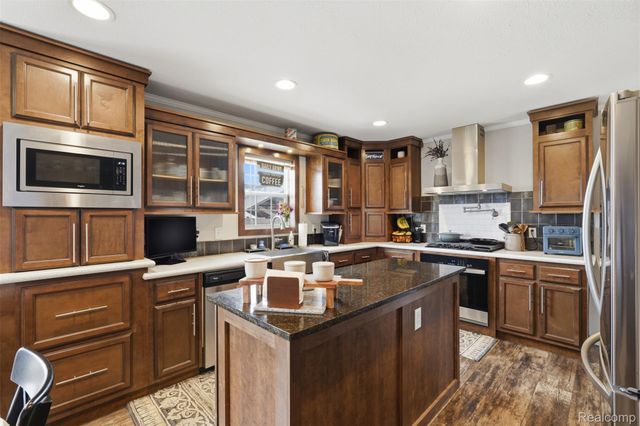 11197 Dogwood Court, Green Oak Township, MI 48178