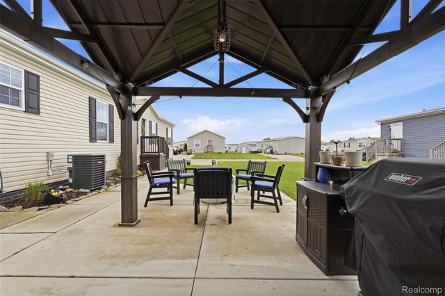 11197 Dogwood Court, Green Oak Township, MI 48178