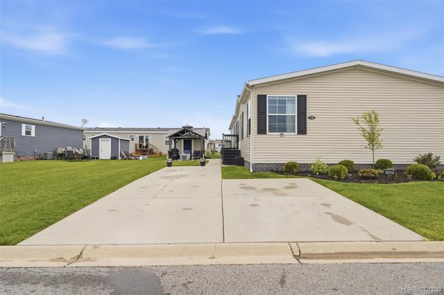 11197 Dogwood Court, Green Oak Township, MI 48178