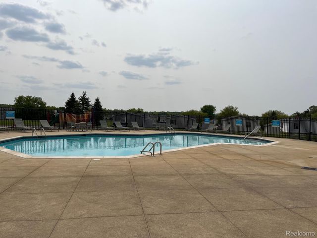 11197 Dogwood Court, Green Oak Township, MI 48178