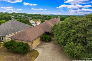 1705 N Valencia Dr., Kerrville, TX 78028