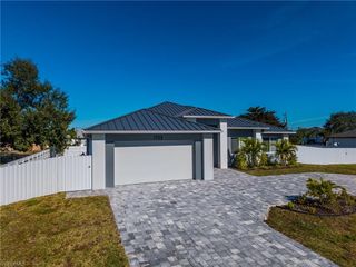 1123 NE 10th ST, Cape Coral, FL 33909