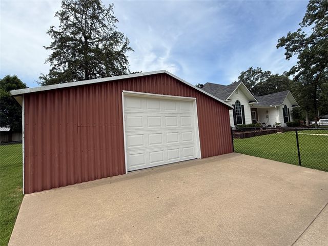150 County Road 2439, Mineola, TX 75773