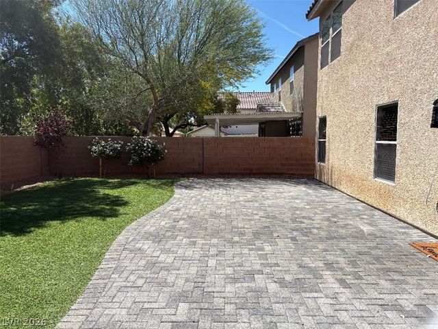 8328 Blazing Sky Court, Las Vegas, NV 89131