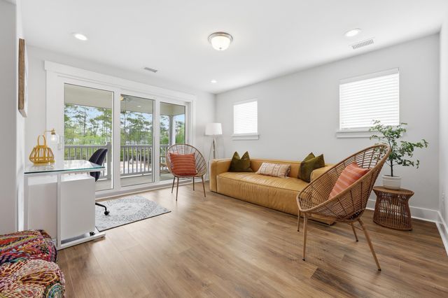 2089 Manor Parc Dr, Calabash, NC 28467