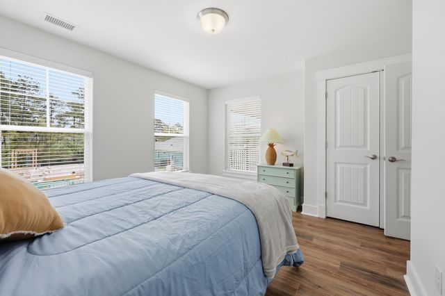 2089 Manor Parc Dr, Calabash, NC 28467