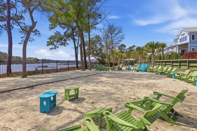 2089 Manor Parc Dr, Calabash, NC 28467