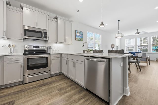 2089 Manor Parc Dr, Calabash, NC 28467