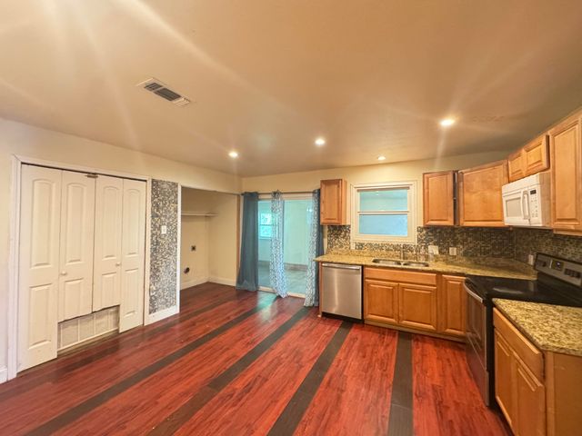 3401 Shea Court, Arlington, TX 76014