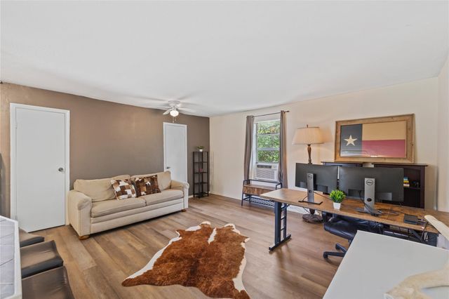 30 Pecan 2, Florence, TX 76527