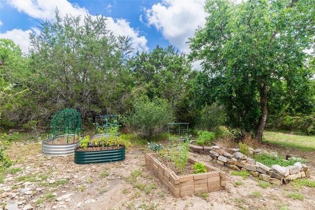 30 Pecan 2, Florence, TX 76527