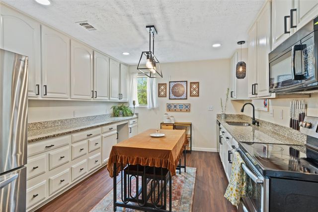 30 Pecan 2, Florence, TX 76527
