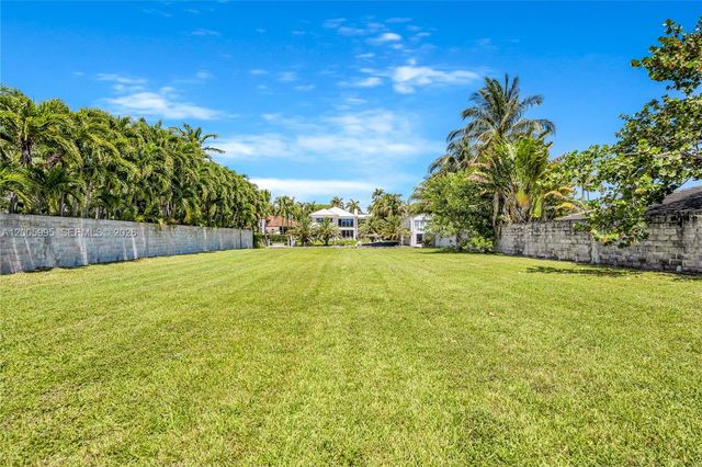 1051 NE 83rd St, Miami, FL 33138