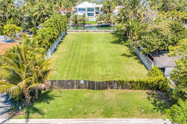 1051 NE 83rd St, Miami, FL 33138