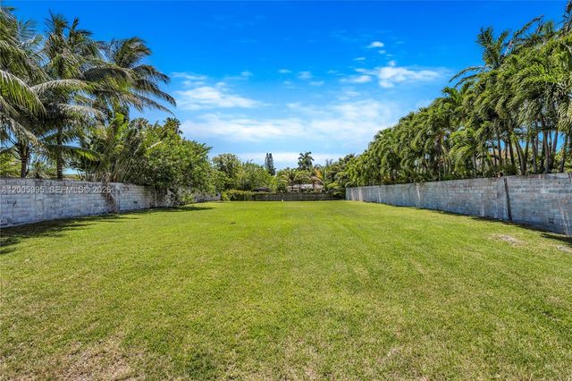 1051 NE 83rd St, Miami, FL 33138
