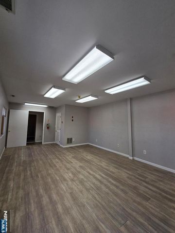 29-31 WASHINGTON Street 2, Tenafly, NJ 07670