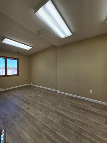 29-31 WASHINGTON Street 2, Tenafly, NJ 07670