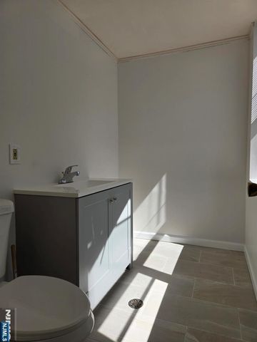 29-31 WASHINGTON Street 2, Tenafly, NJ 07670