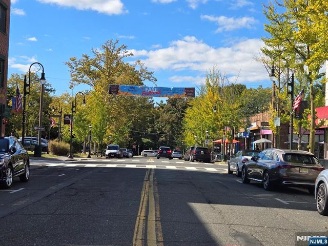 29-31 WASHINGTON Street 2, Tenafly, NJ 07670