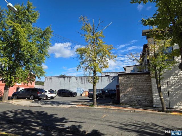 29-31 WASHINGTON Street 2, Tenafly, NJ 07670