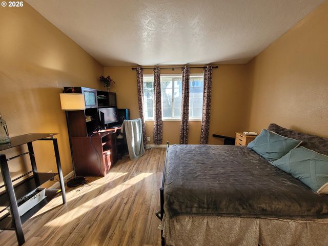 4548 CAMBON St, Eugene, OR 97402