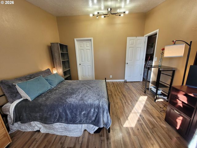 4548 CAMBON St, Eugene, OR 97402