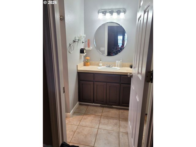 4548 CAMBON St, Eugene, OR 97402