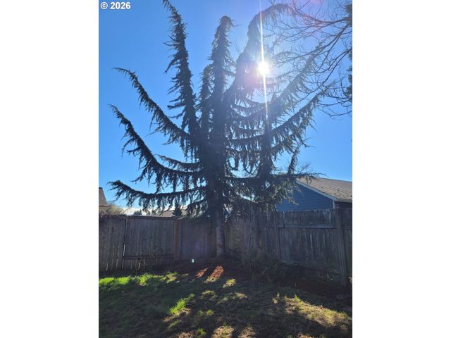 4548 CAMBON St, Eugene, OR 97402