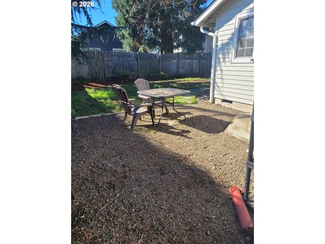 4548 CAMBON St, Eugene, OR 97402