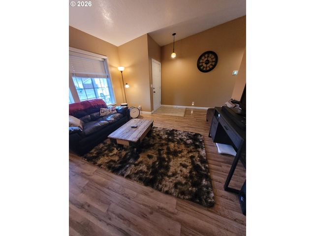 4548 CAMBON St, Eugene, OR 97402