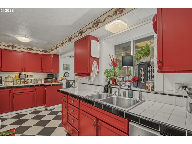 2235 Sw 194TH Ave, Beaverton, OR 97003