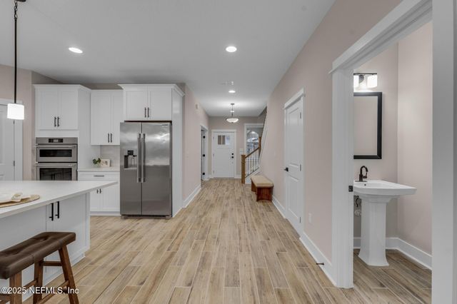 8863 AMALFI Court, Jacksonville, FL 32217