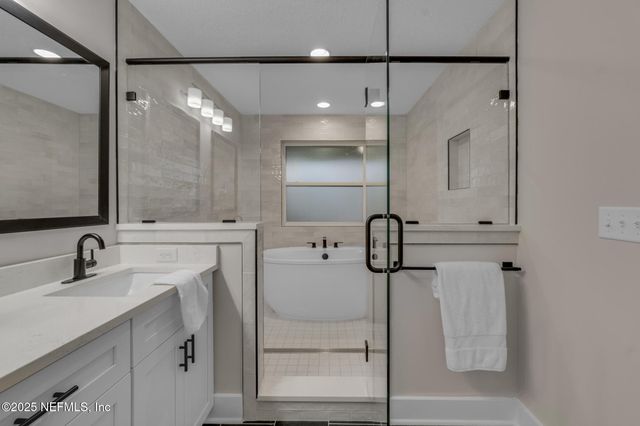 8863 AMALFI Court, Jacksonville, FL 32217