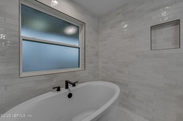 8863 AMALFI Court, Jacksonville, FL 32217