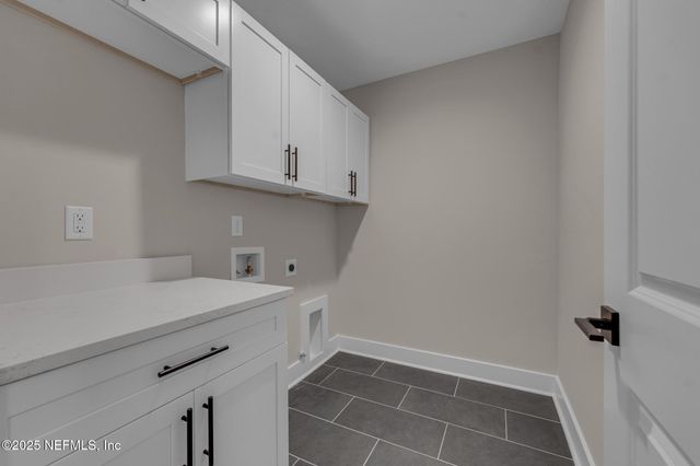 8863 AMALFI Court, Jacksonville, FL 32217