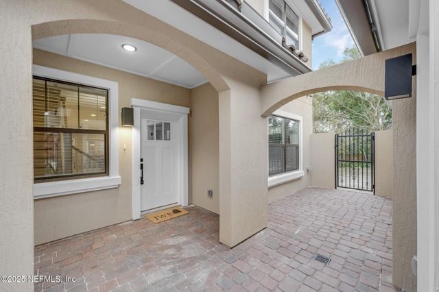 8863 AMALFI Court, Jacksonville, FL 32217